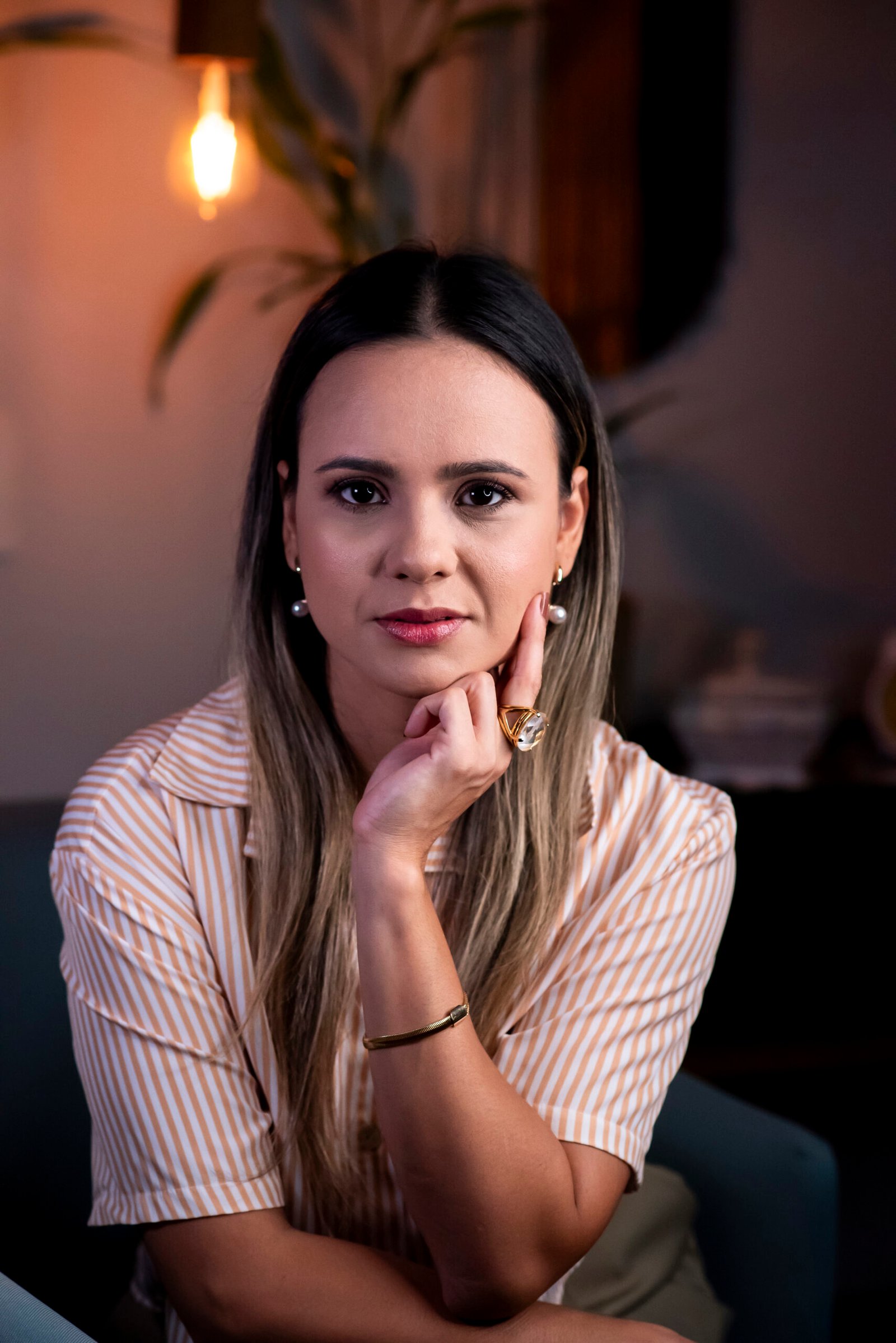 Foto profissional da Psicóloga Cinthya Gonçalves